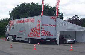 M.A.N. - Honda "Racing-Truck" - gesehen bei Heidelberg in Kiel im August 2002